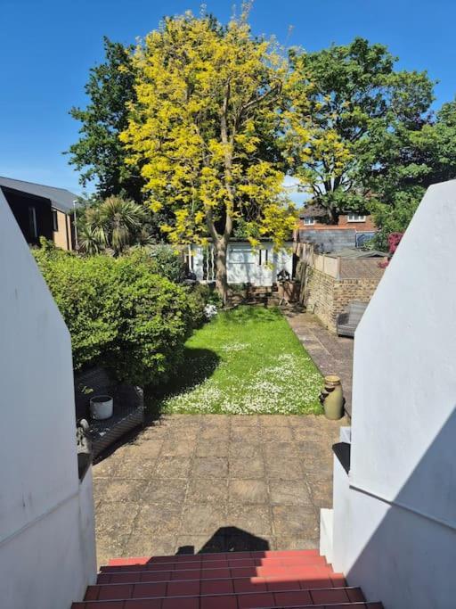 Spacious Seaside Escape In The Heart Of Deal, 4 Mins From The Beach Zewnętrze zdjęcie