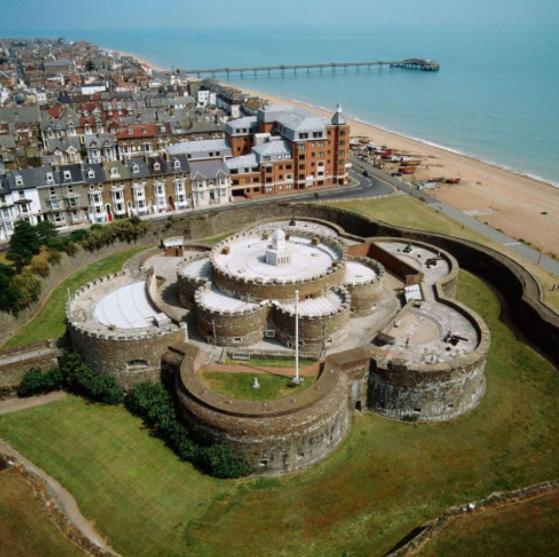 Spacious Seaside Escape In The Heart Of Deal, 4 Mins From The Beach Zewnętrze zdjęcie